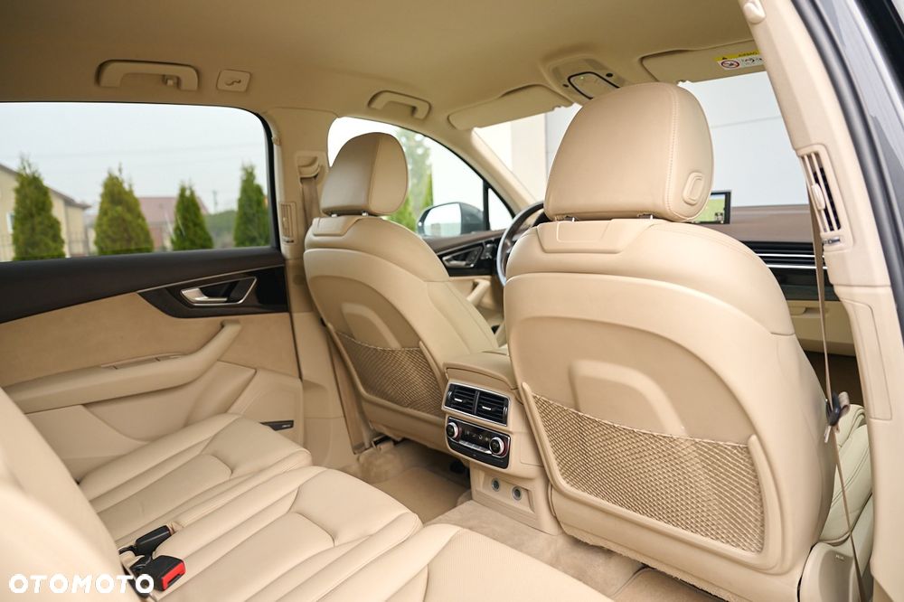 Audi Q7 - 4