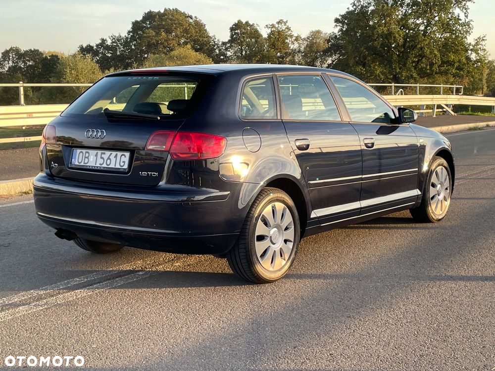 Audi A3 Sportback - 3