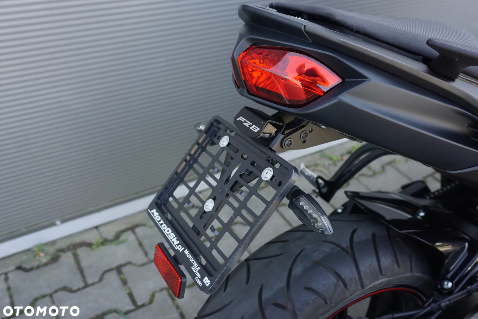Yamaha FZ8 - 10