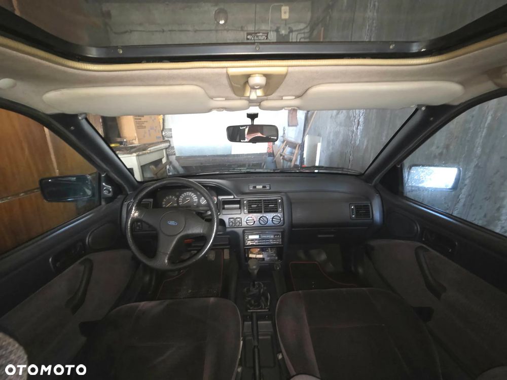Ford Escort 1.6 Ghia - 3