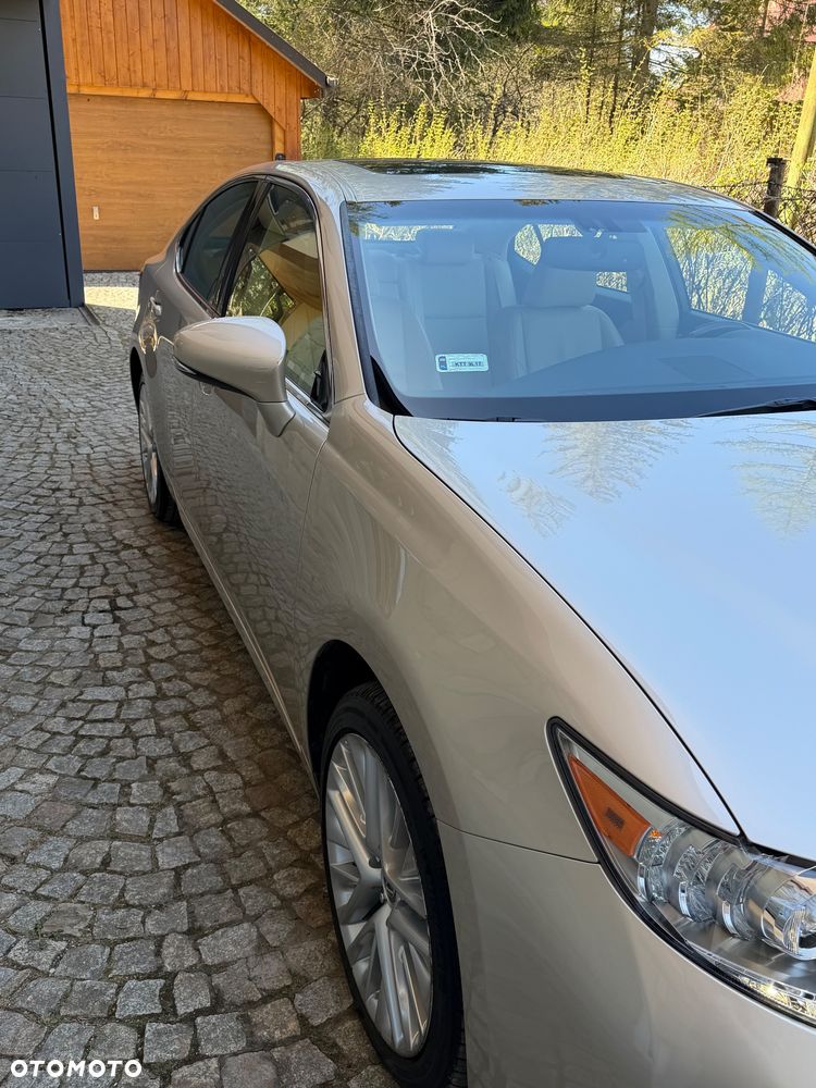 Lexus ES - 12