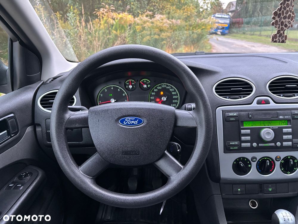 Ford Focus 1.4 16V Connection - 29