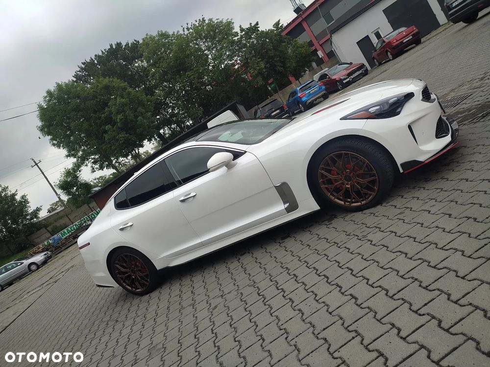 Kia Stinger 2.0 T-GDI GT Line - 3
