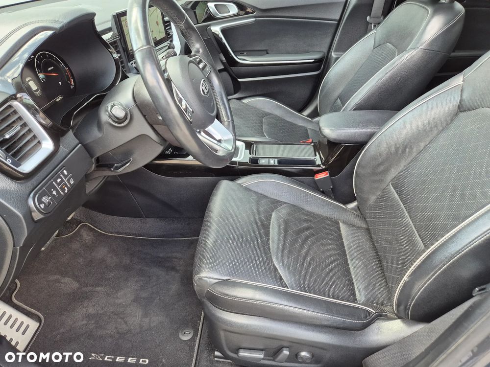 Kia XCeed 1.4 T-GDI OPF DCT7 PLATINUM EDITION - 17