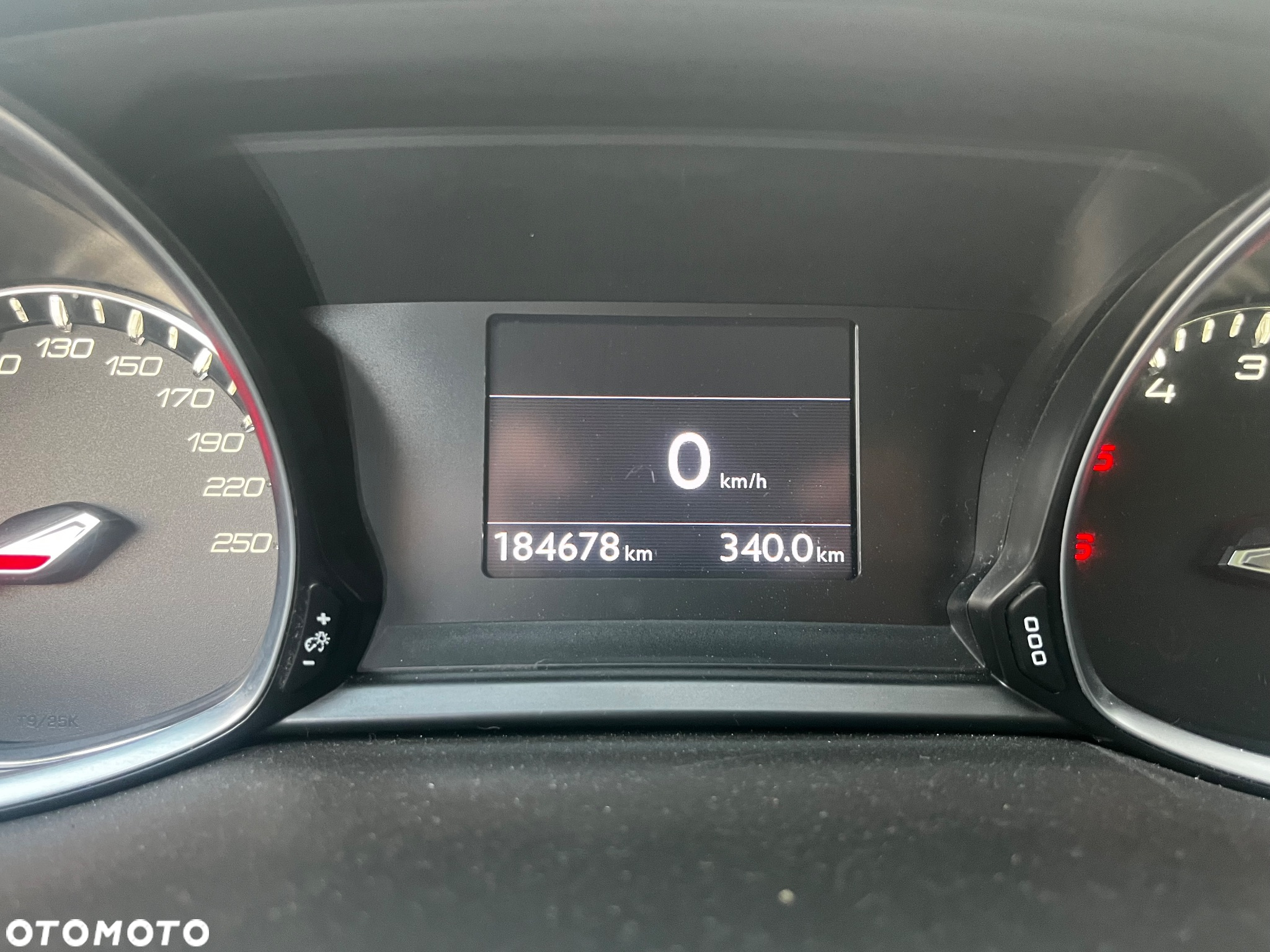 Peugeot 308 1.6 e-HDi Allure S&S - 8