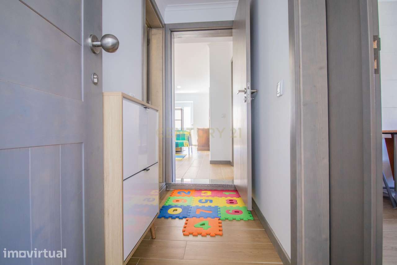 Apartamento T2 Renovado para Arrendamento Disponível a partir de 1 de - Grande imagem: 4/19