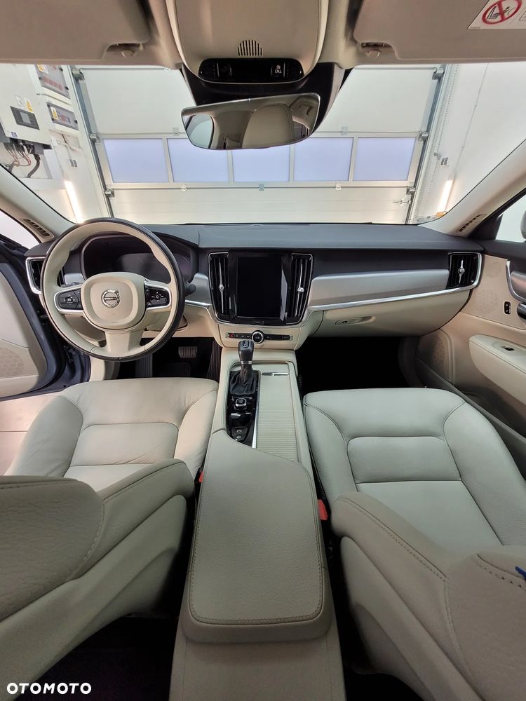 Volvo S90 D4 Momentum - 11