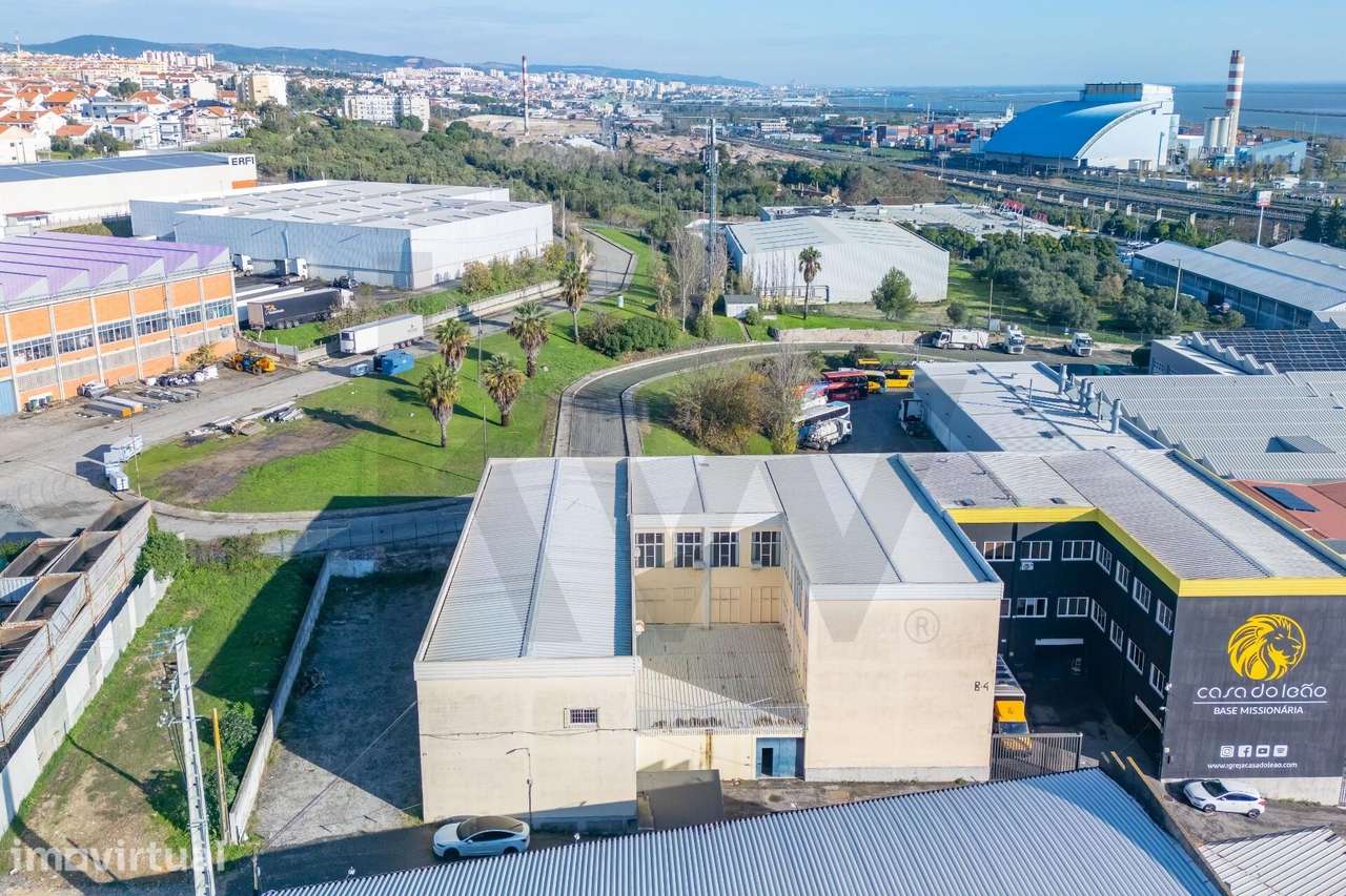 Espetacular Armazém Industrial em São João da Talha 1000m2 - Grande imagem: 3/48