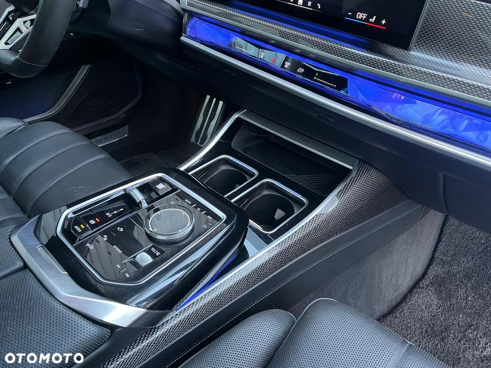 BMW Seria 7 740Ld xDrive sport - 27