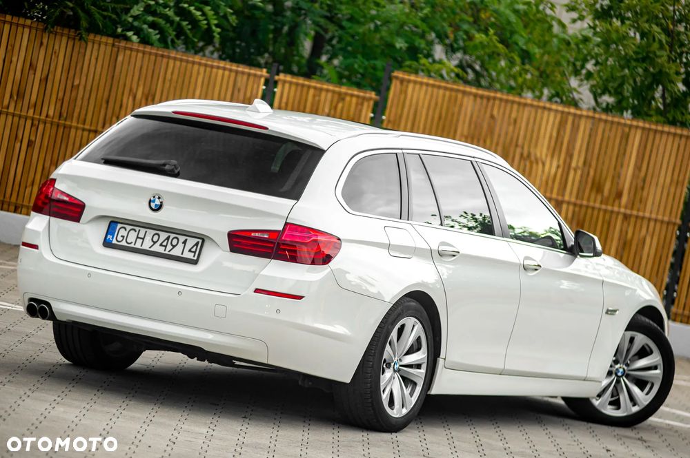 BMW Seria 5 525d Luxury Line - 17