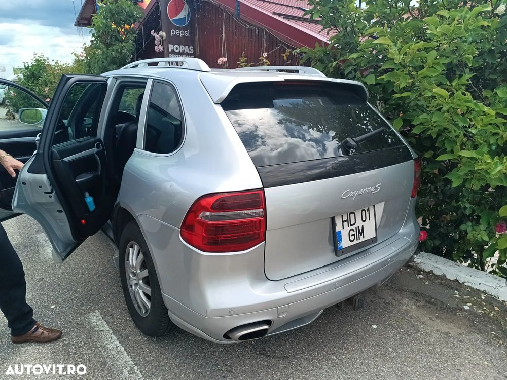 Porsche Cayenne - 2