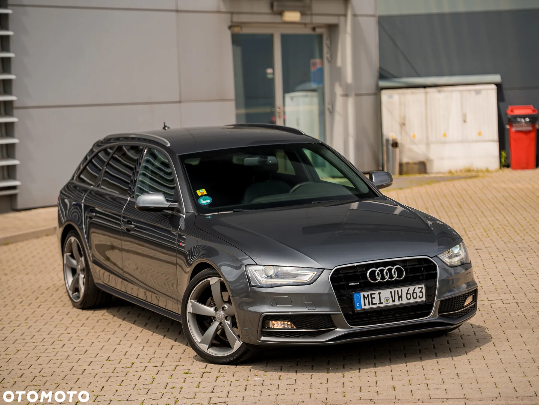 Audi A4 Avant 2.0 TDI DPF quattro S tronic S line Sportpaket - 5