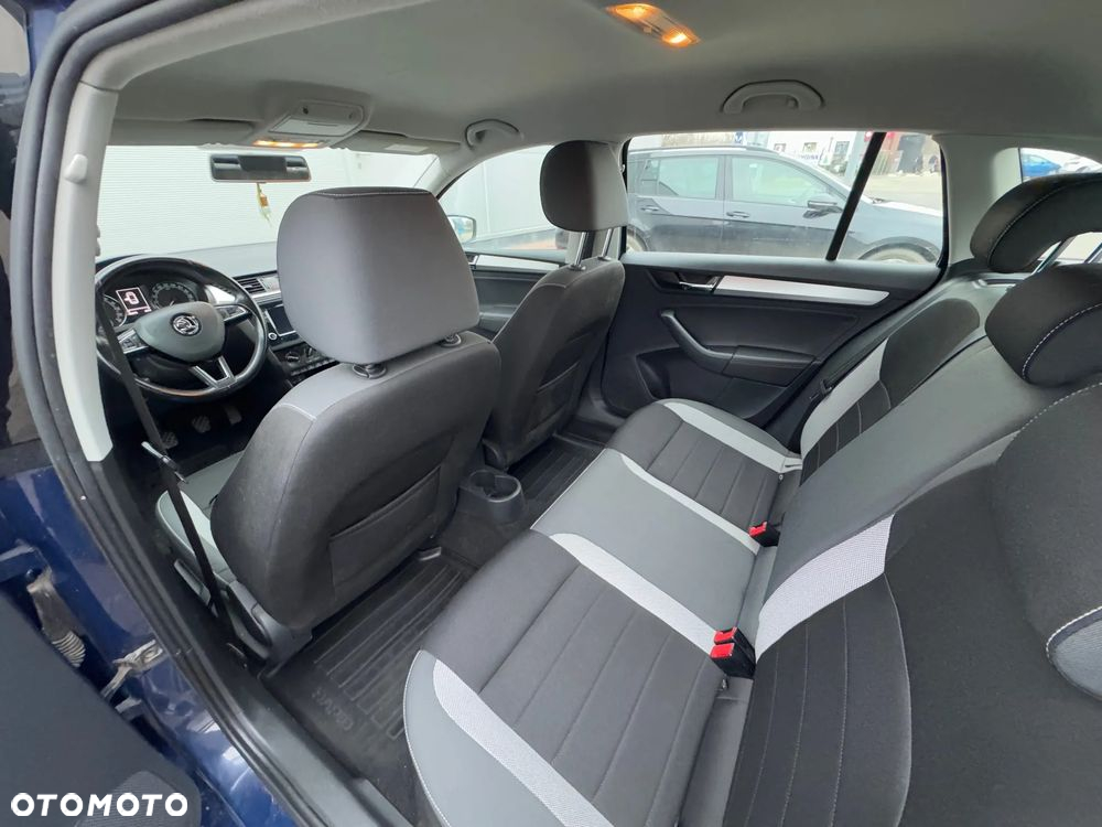 Skoda RAPID 1.6 TDI DPF Ambition - 14