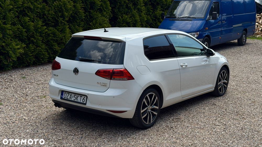 Volkswagen Golf - 8