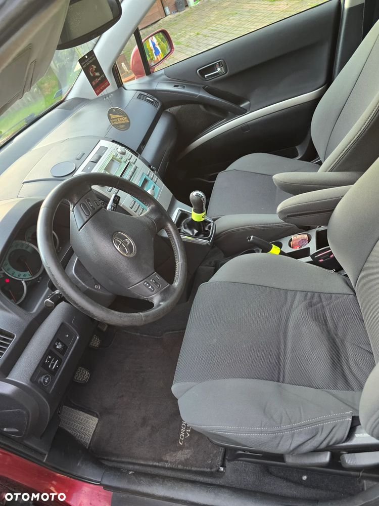 Toyota Corolla - 10