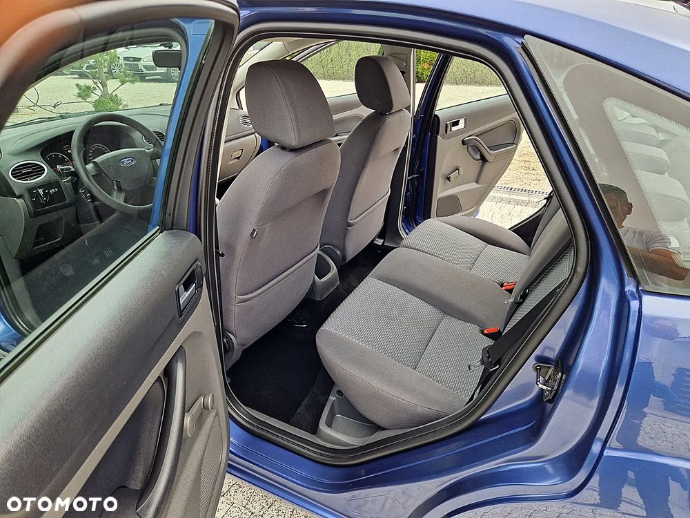 Ford Focus 1.6 16V Fun - 13