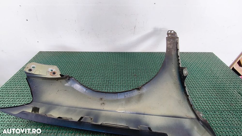 Aripa stanga fata Volkwagen Passat B7 LH5X cu mic defect - 4