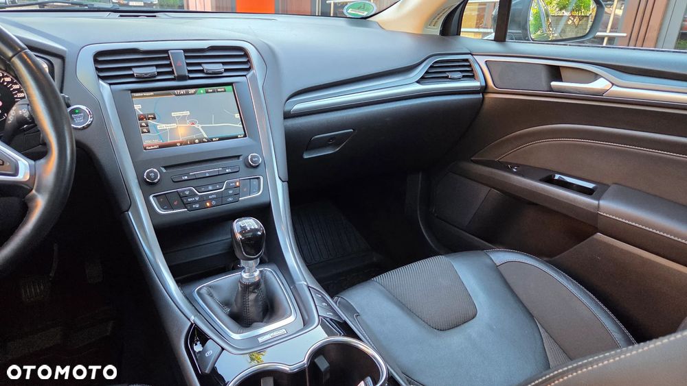 Ford Mondeo 2.0 TDCi STart-Stopp Titanium - 32