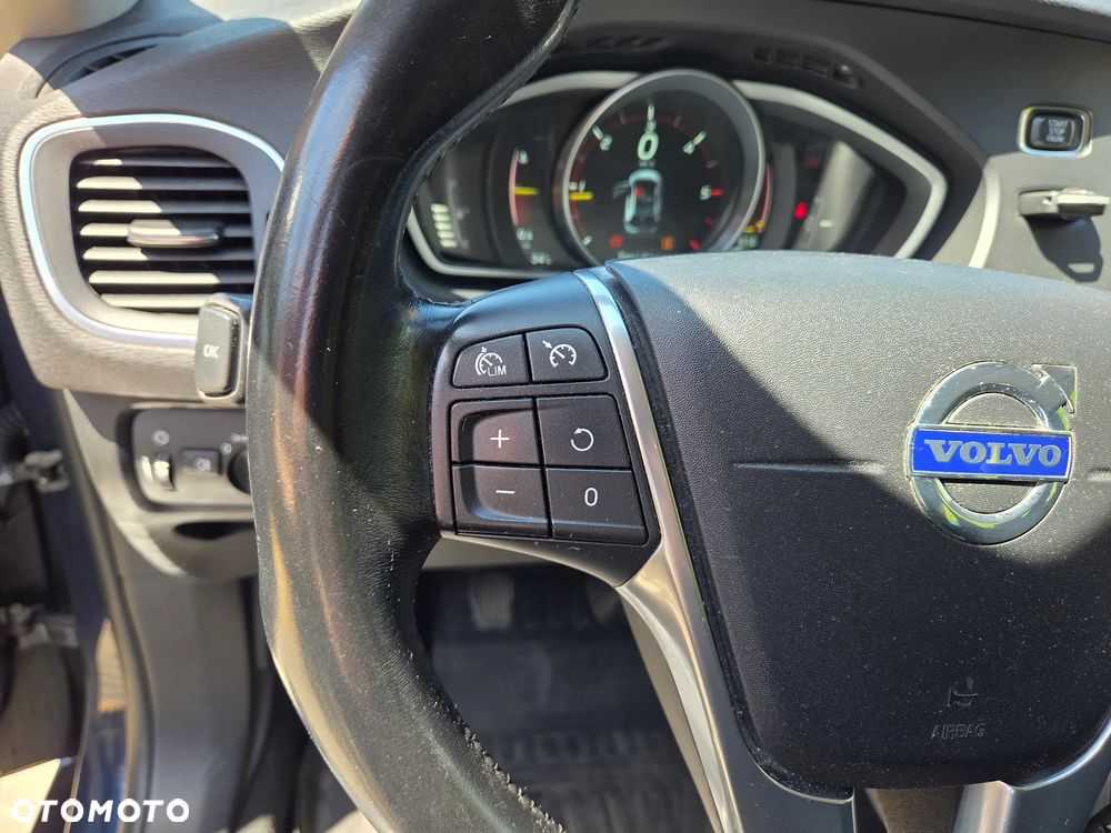 Volvo V40 D4 Drive-E Momentum - 29