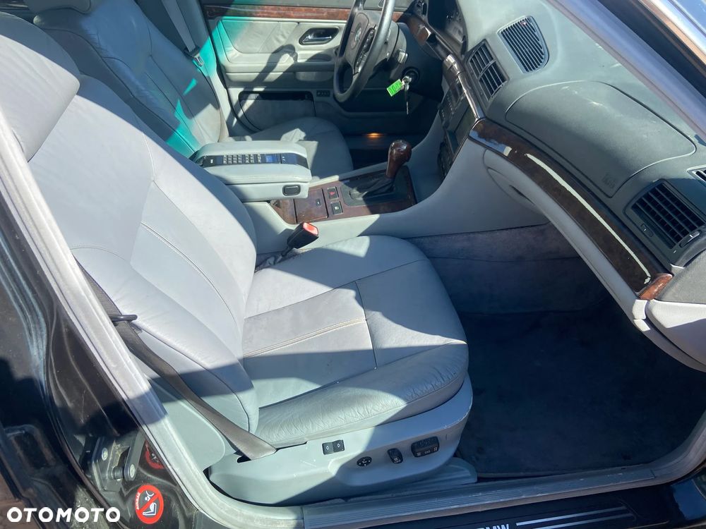 BMW Seria 7 740i V8 - 11