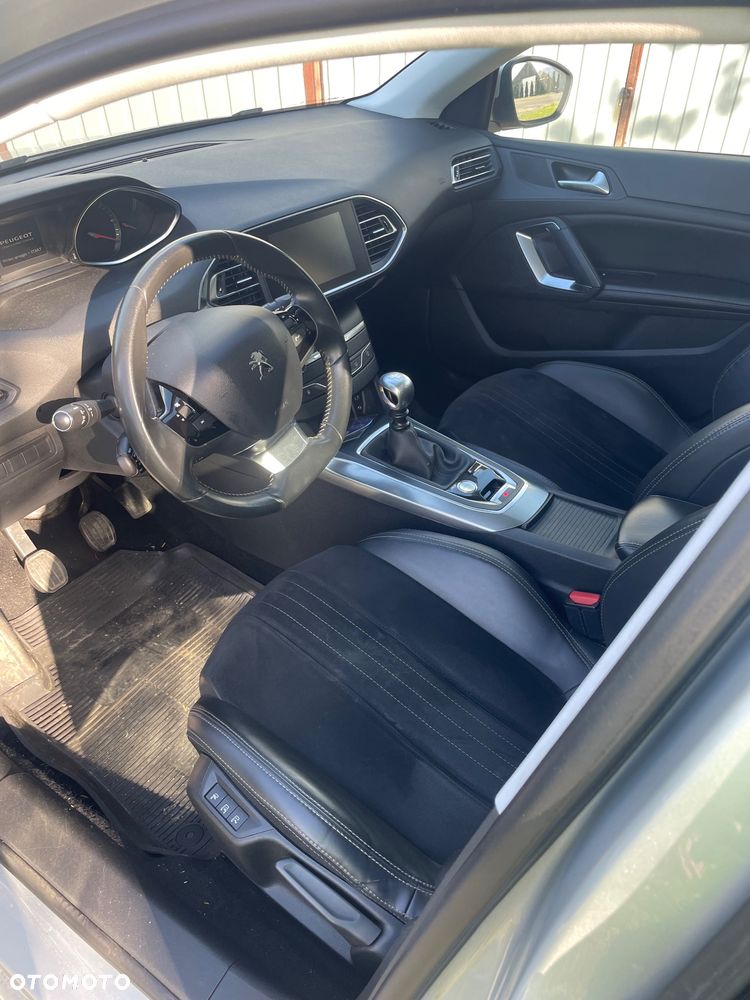 Peugeot 308 2.0 Blue HDi Allure S&S - 18