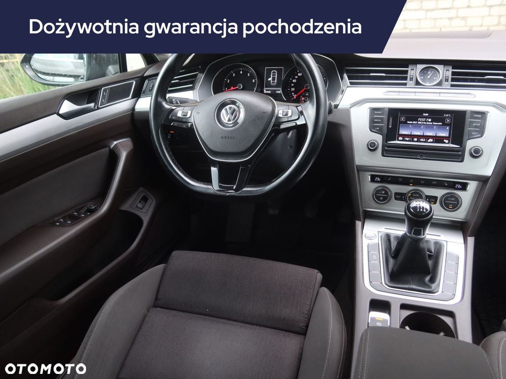 Volkswagen Passat - 9
