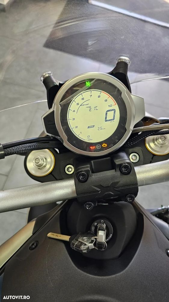 CF Moto 700CL-X Heritage - 11