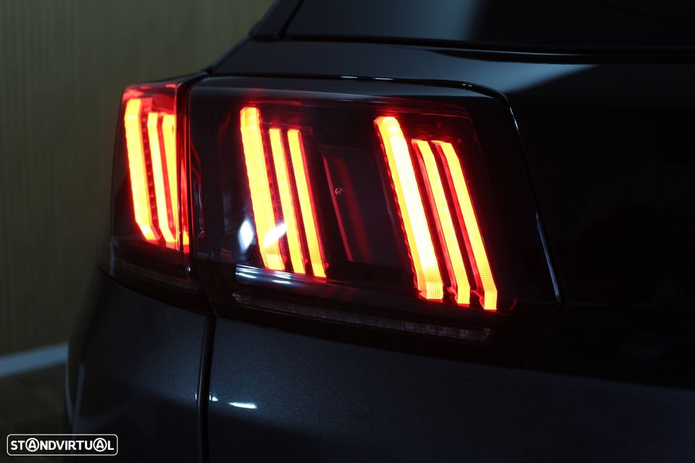 Peugeot 3008 1.6 Hybrid Allure Pack e-EAT8 - 33