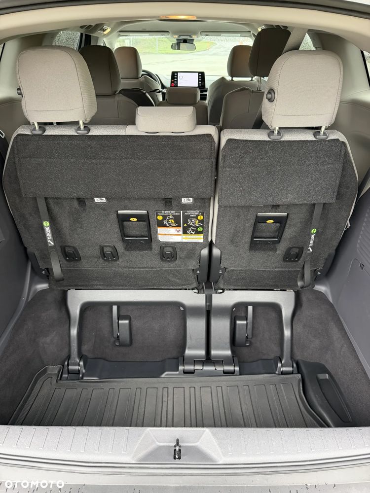 Toyota Sienna - 6