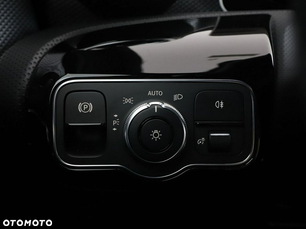 Mercedes-Benz Klasa A 220 7G-DCT Progressive - 34