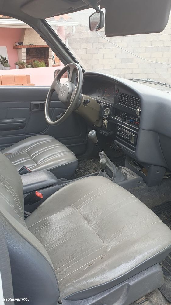 Toyota Hilux 2.4 D LN105LP C. Dupla - 15