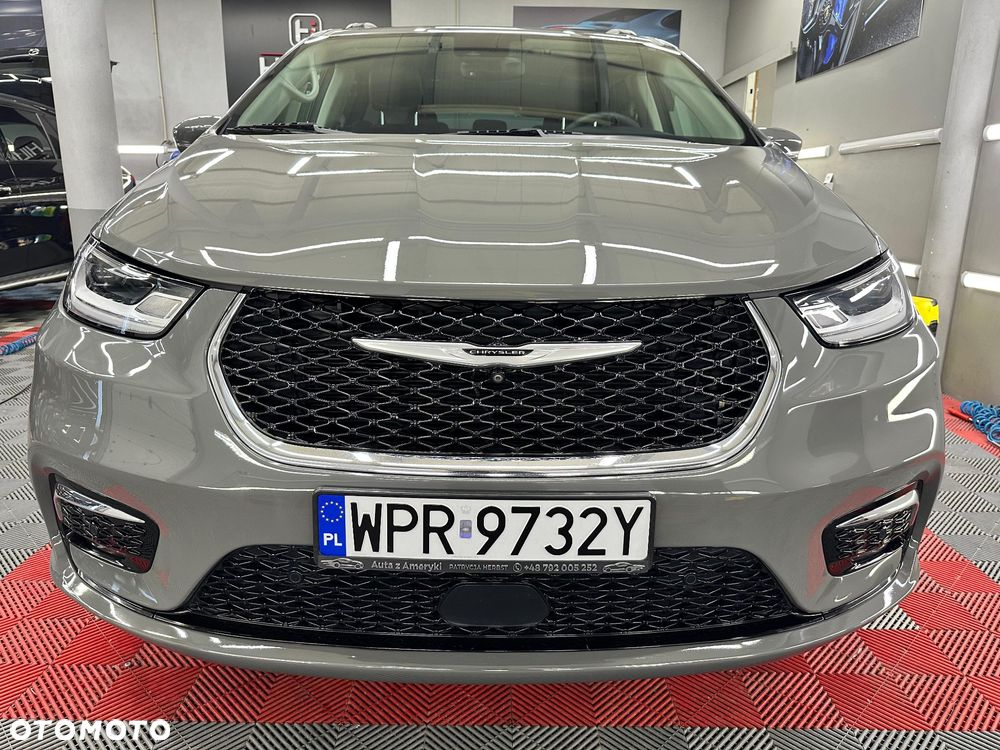 Chrysler Pacifica - 3