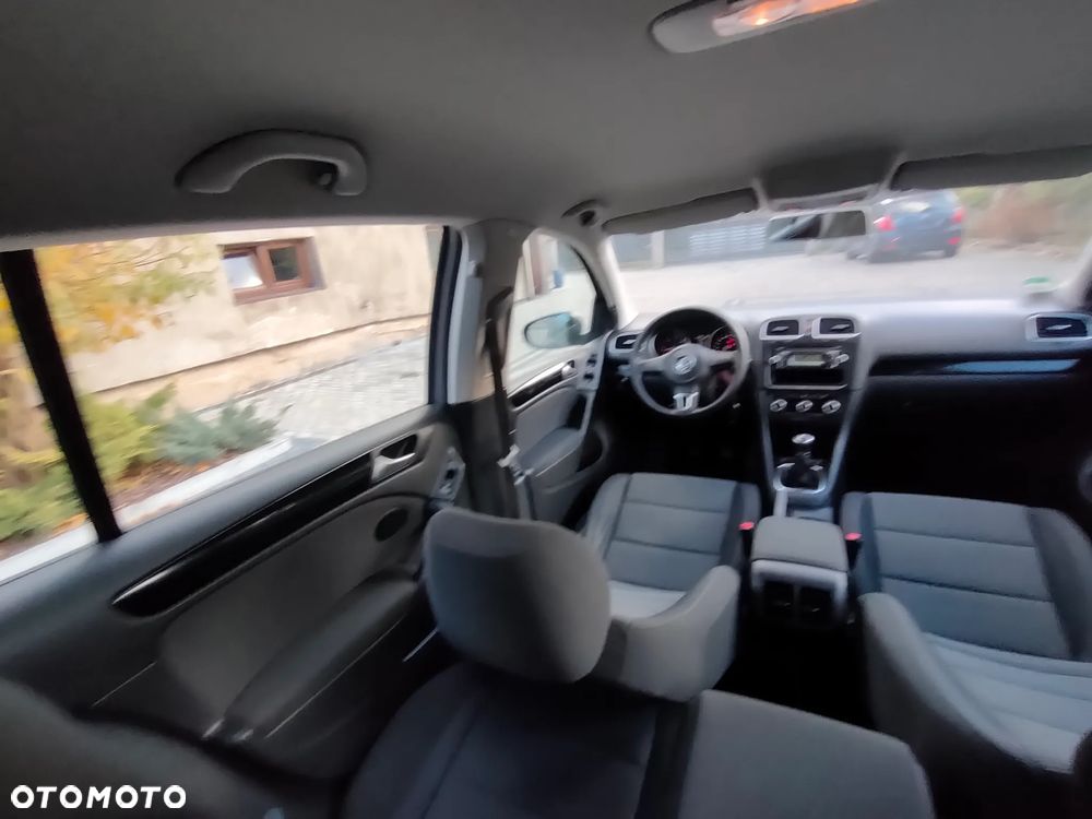 Volkswagen Golf ver-1-6-tdi-scr-comfortline - 18