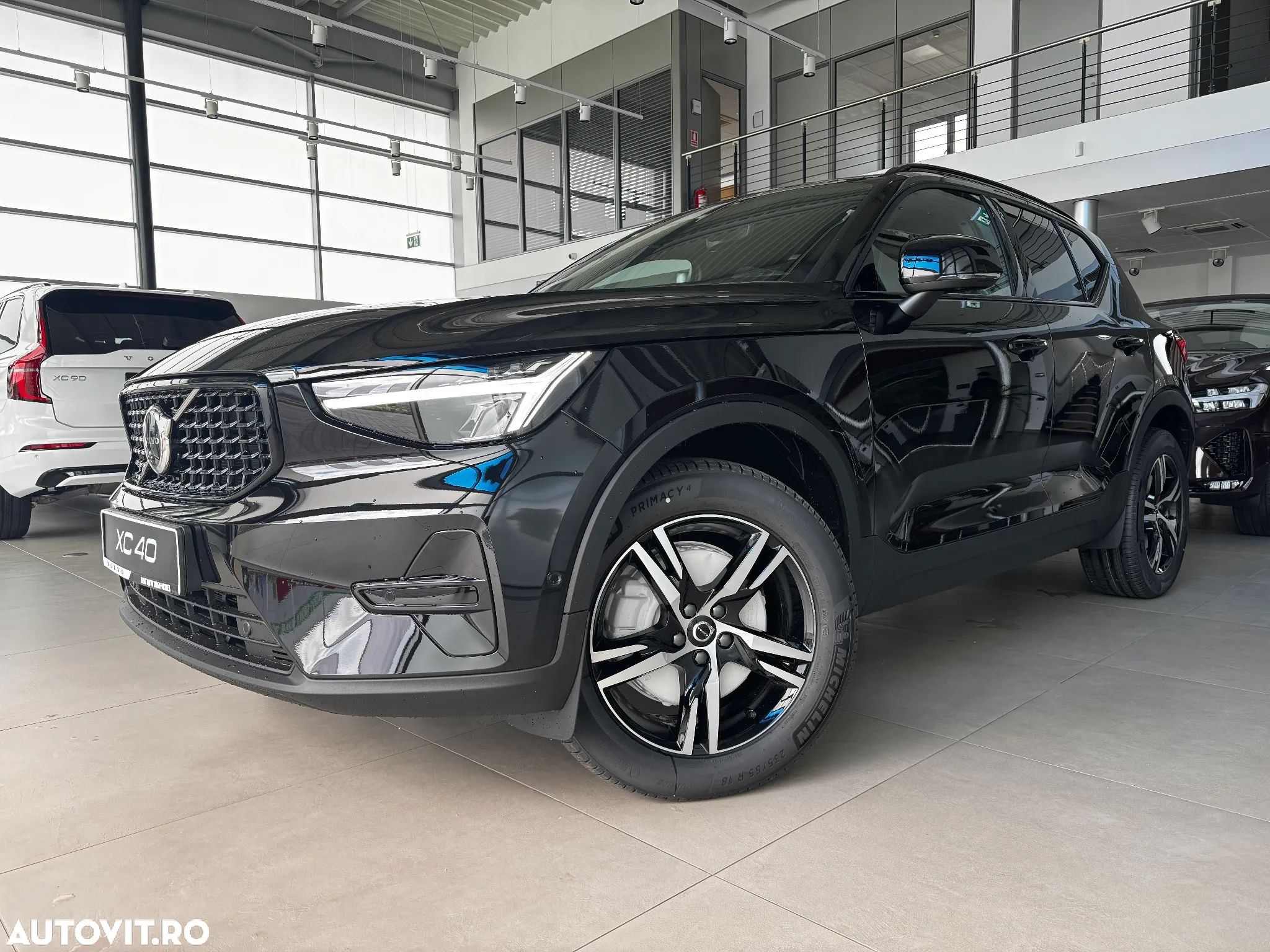 Volvo XC 40 B3 AT FWD MHEV Plus Dark - 1