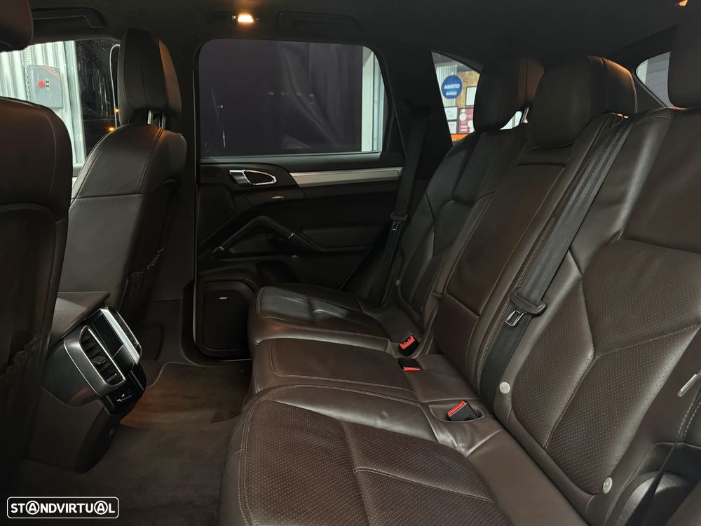 Porsche Cayenne S - 41