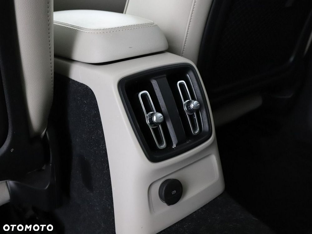 Volvo XC 40 T5 Plug-In Hybrid Inscription - 40