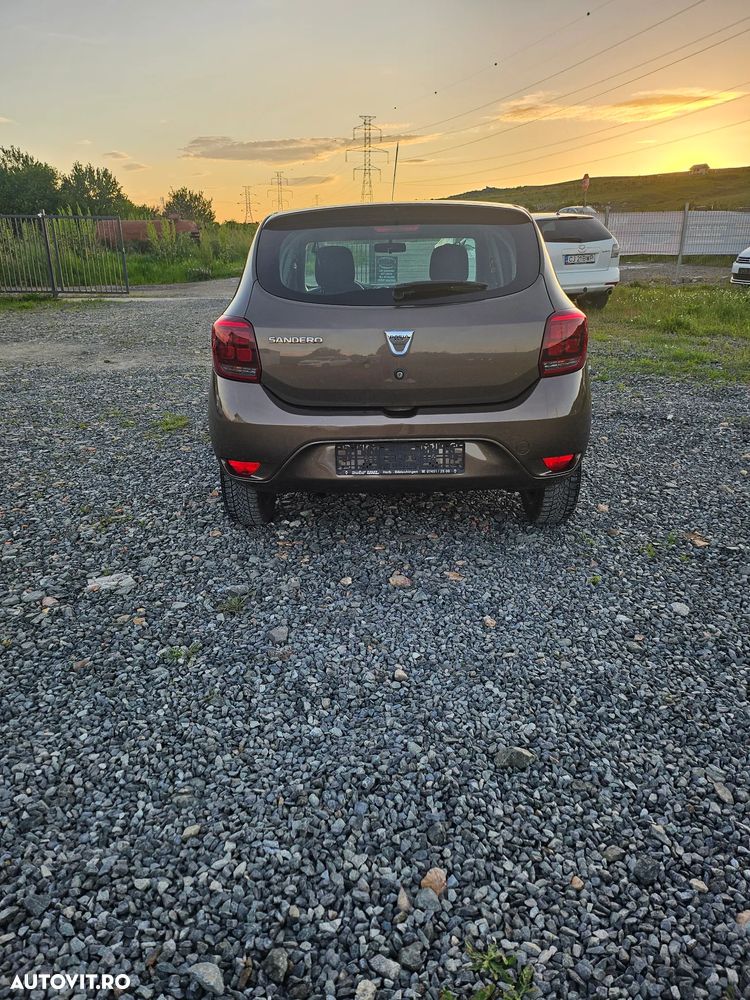 Dacia Sandero 1.2 - 10