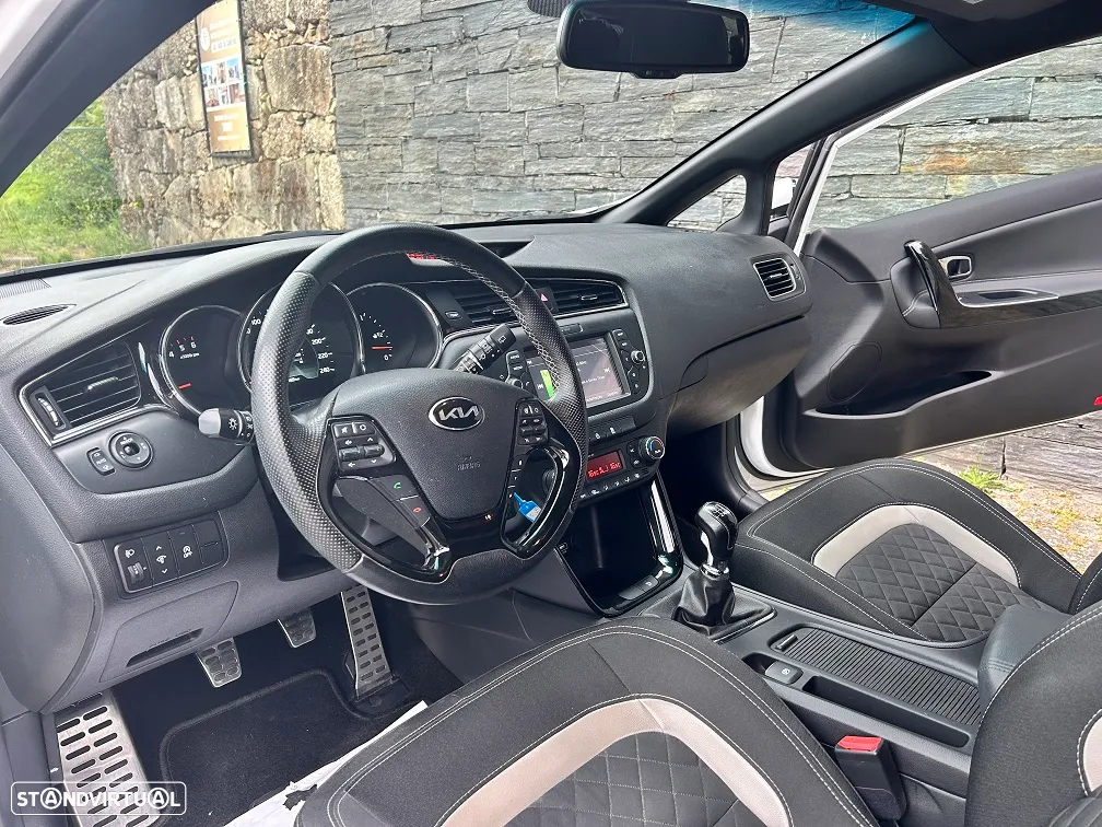 Kia Ceed S Coupé 1.6 CRDi GT Line - 13