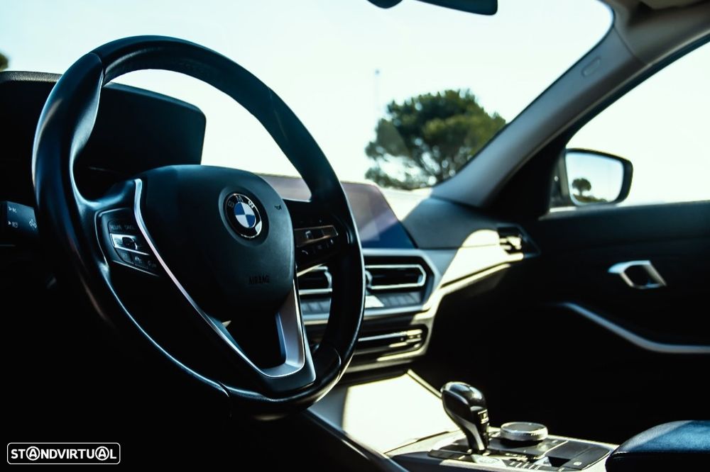 BMW 318 d Pack M Shadow Auto - 34