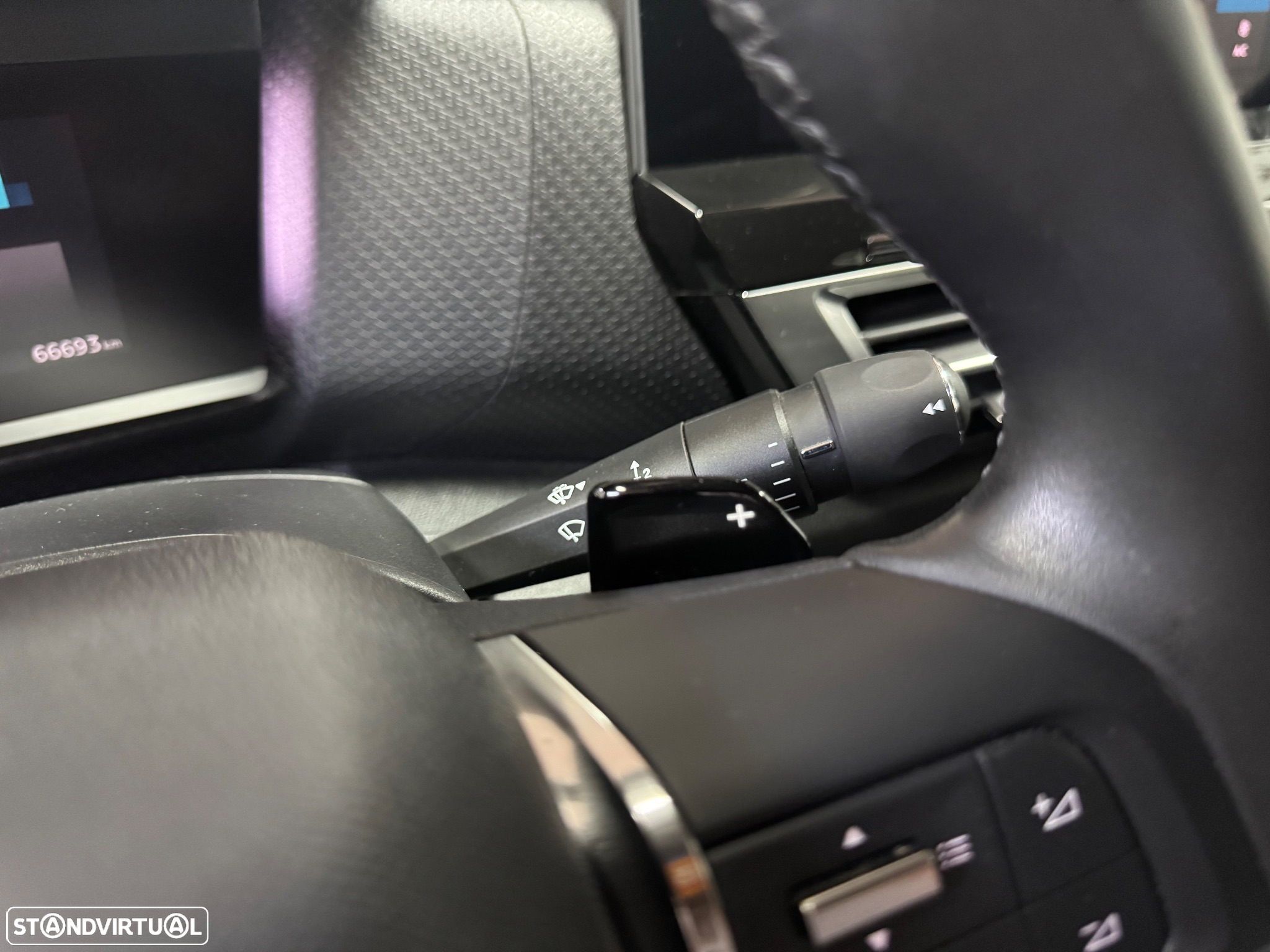 Citroën C4 PureTech 155 Stop&Start EAT8 SHINE - 26