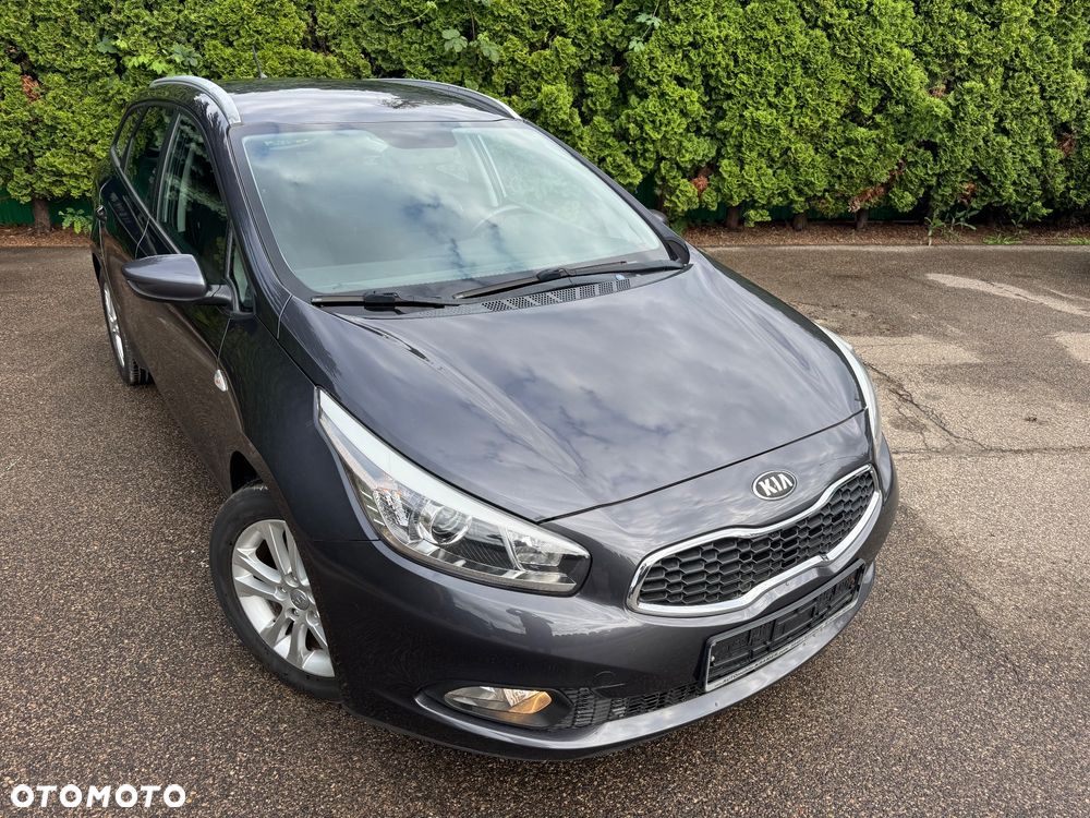 Kia Ceed 1.6 GDI ISG Dream Team Edition - 4