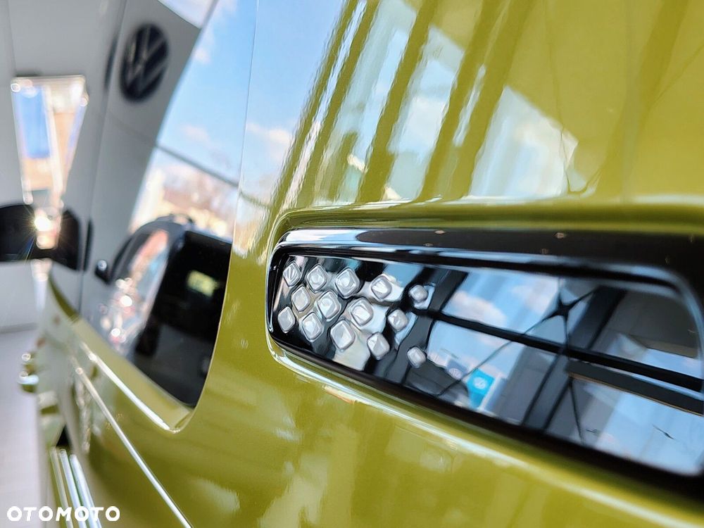 Volkswagen ID. Buzz Pro z długim rozstawem osi silnik: 210 kW (286 KM) 86 kWh / skrzynia biegów: Automatyczna 1 biegowa rozstaw osi: 3239 mm - 30