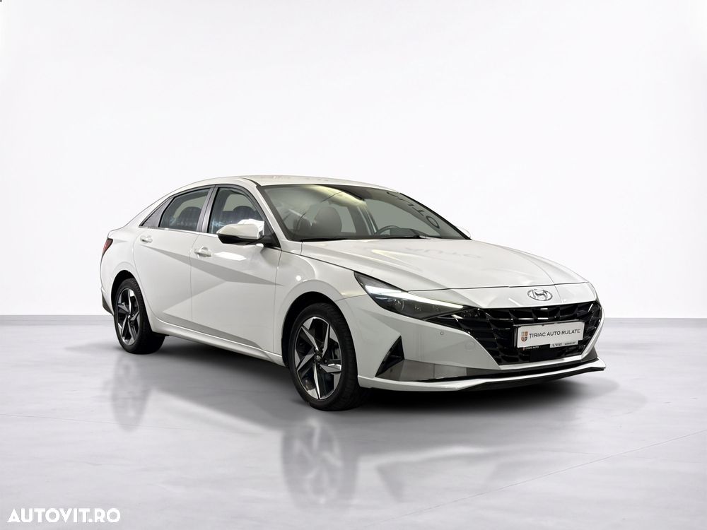 Hyundai Elantra - 8