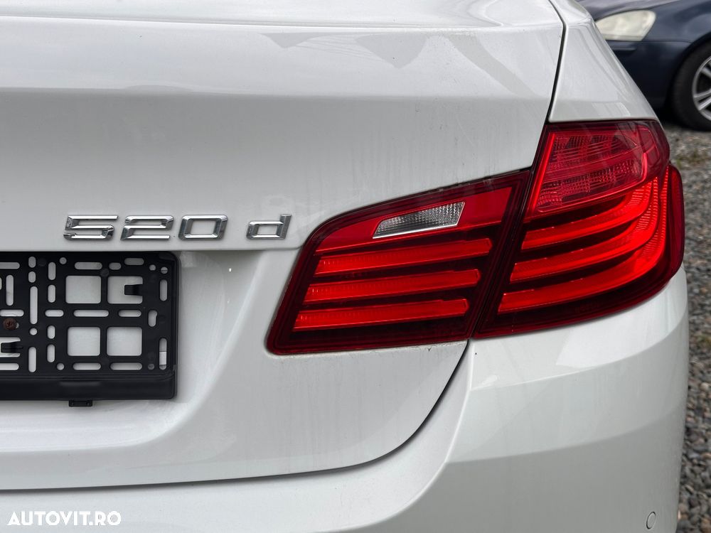 BMW Seria 5 520d xDrive AT - 14