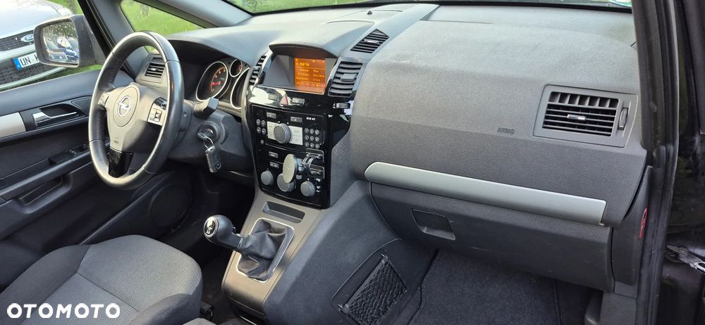 Opel Zafira - 16