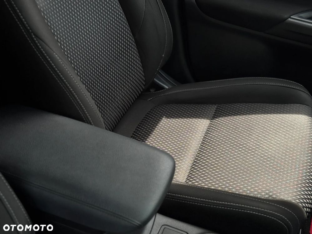 Mitsubishi Outlander 2.0 Intense 4WD CVT - 24