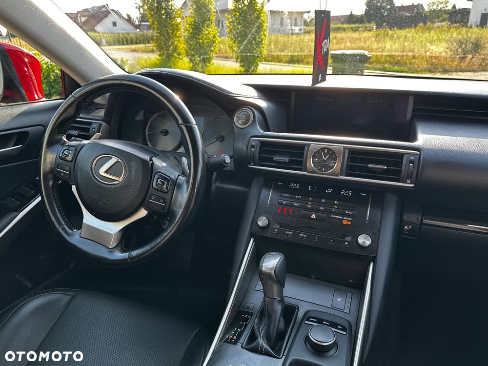 Lexus IS - 27