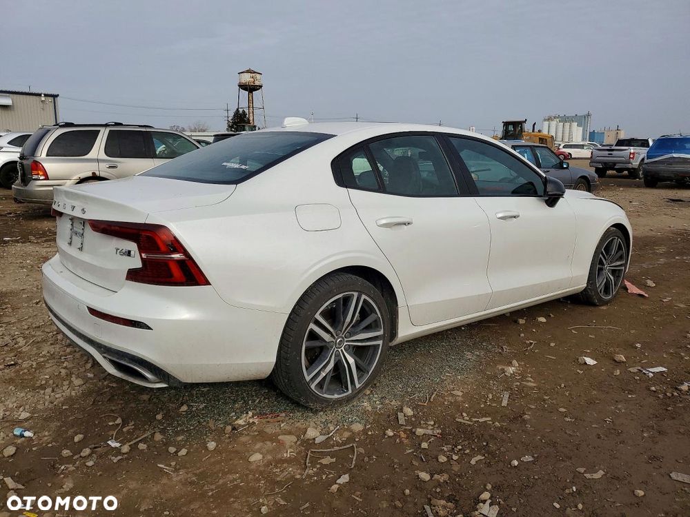 Volvo S60 T6 AWD R-Design - 4