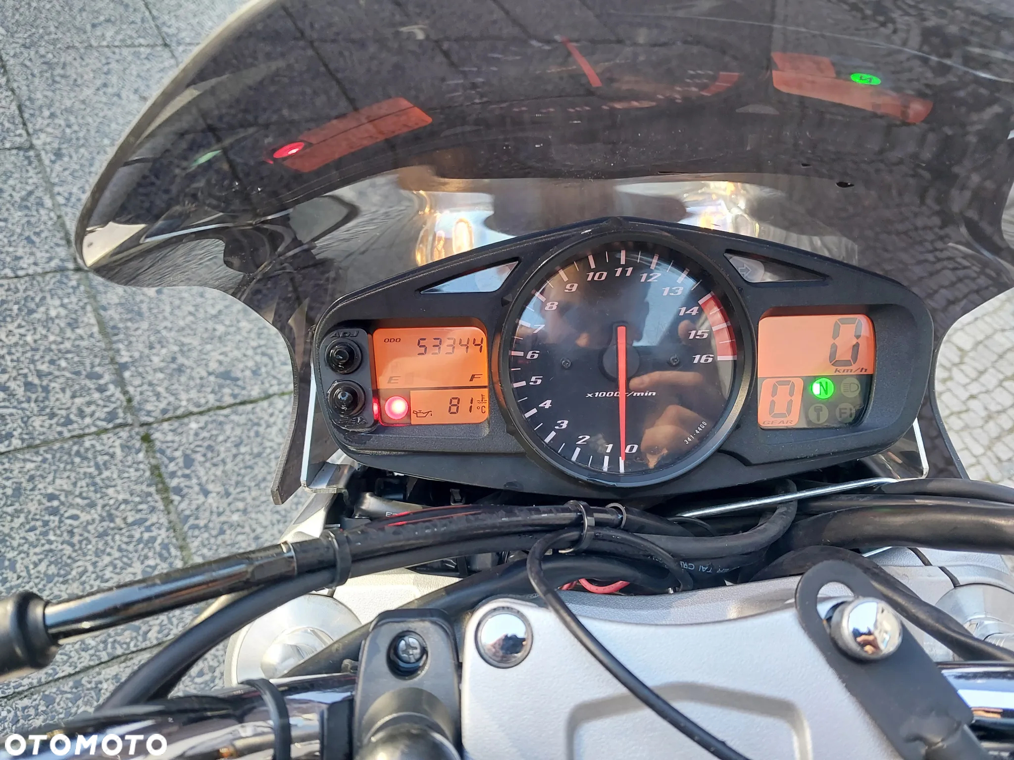 Suzuki GSR - 5