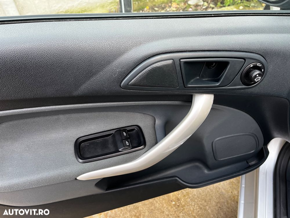 Ford Fiesta 1.6 TDCi DPF Titanium - 3